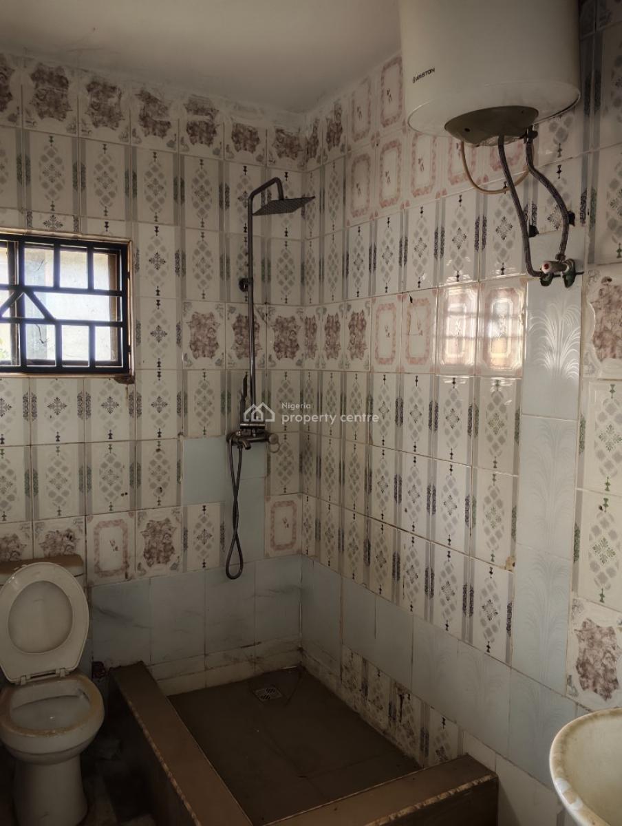 2 Bedrooms Flat with Study Room, Agbaje Jeremy Close, Durumi, Abuja, Flat / Apartment for Rent