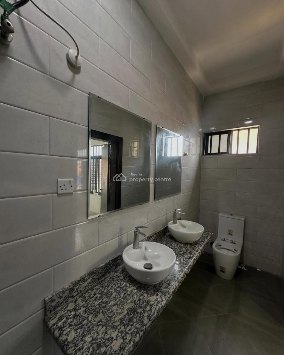 Fully Serviced 3 Bedroom Apartment with Bq, Lekki Phase 1, Lekki, Lagos, Flat / Apartment for Rent