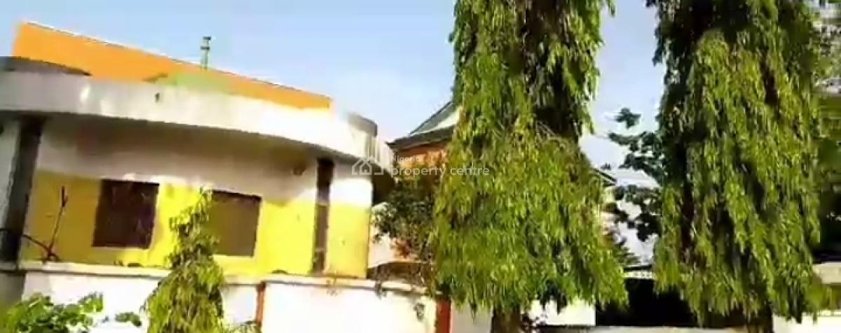4 Master Bedrooms, 3 Bq, +private Mosque on 2100sqm., Asokoro District, Abuja, House for Sale