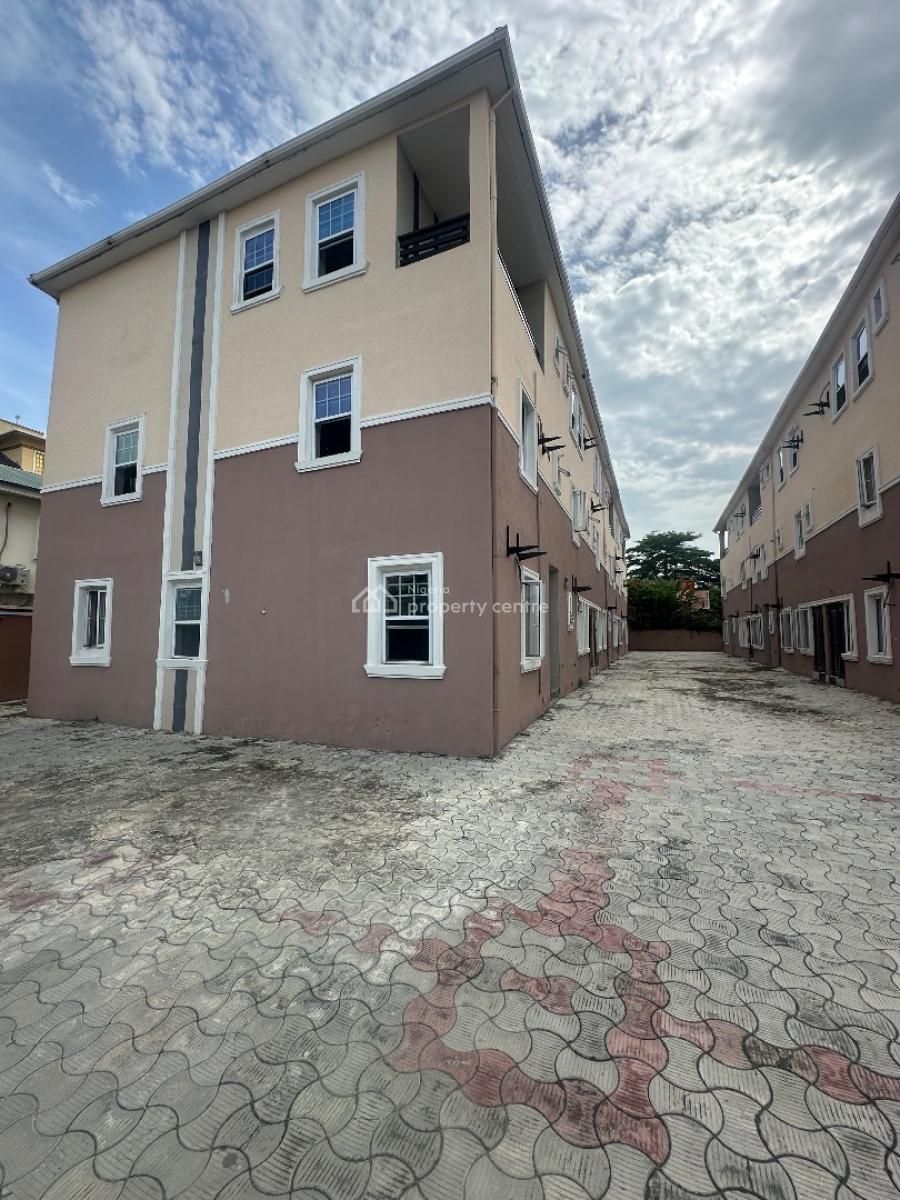 Standard Renovated 2bedroom Flat at Victoria Island (vi), Palace Road, Oniru, Victoria Island (vi), Oniru, Victoria Island (vi), Lagos, Flat / Apartment for Rent