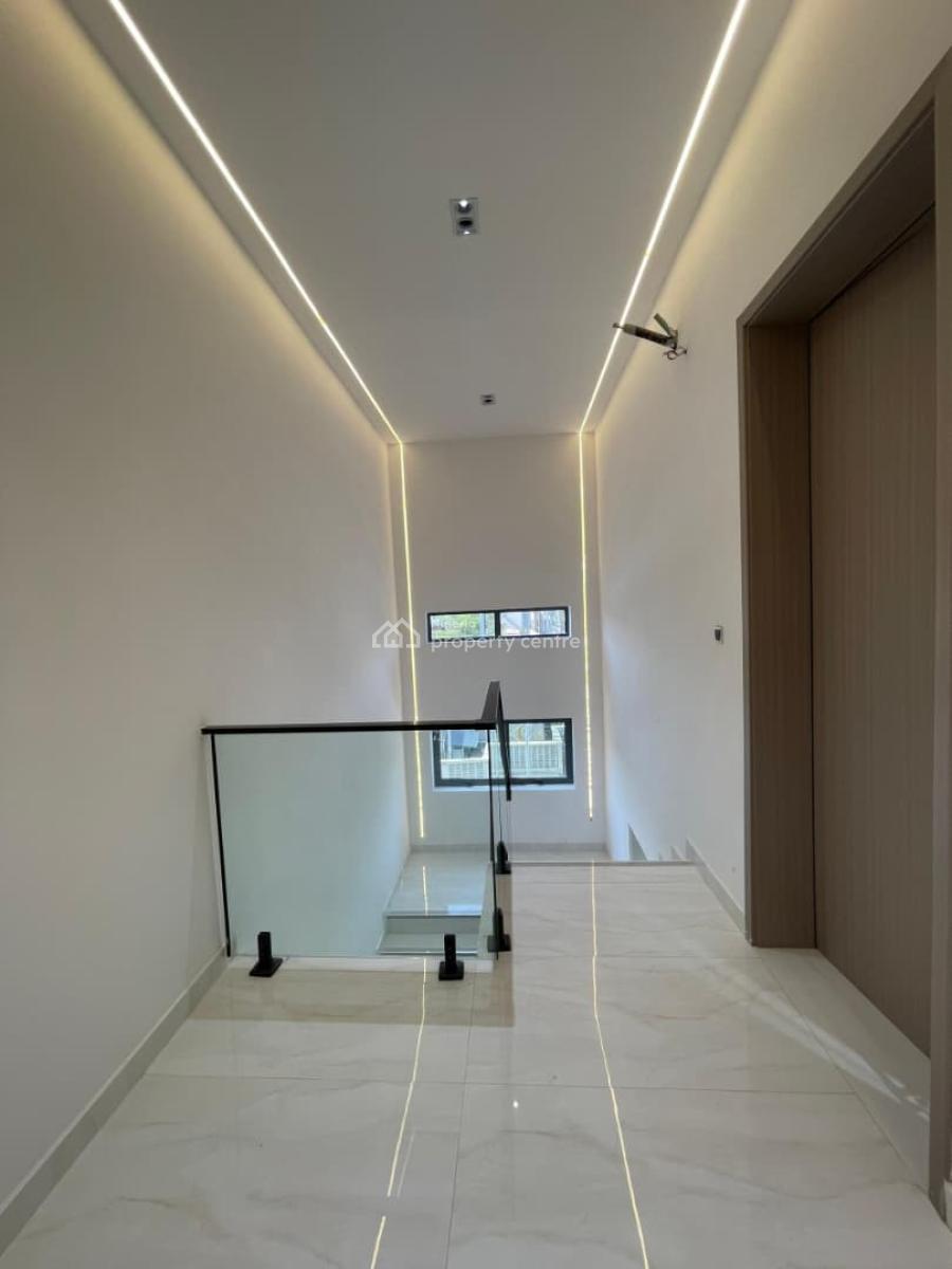 Beautifully and Spacious 5 Bedrooms Fully Detached Duplex with a Pool, Lekki Phase 1, Lekki, Lagos, Detached Duplex for Rent