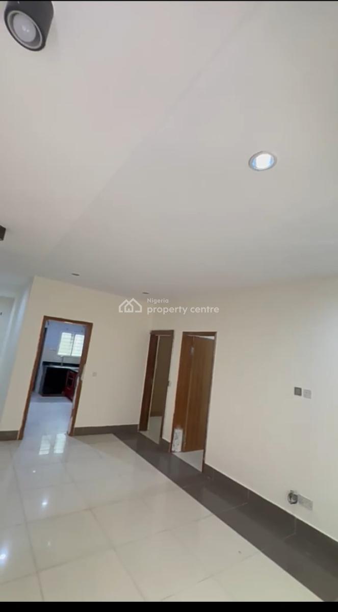 2 Units of Spacious and Clean 2 Bedroom Apartment (upstairs), Oniru Estate, Oniru, Victoria Island (vi), Lagos, Flat / Apartment for Rent