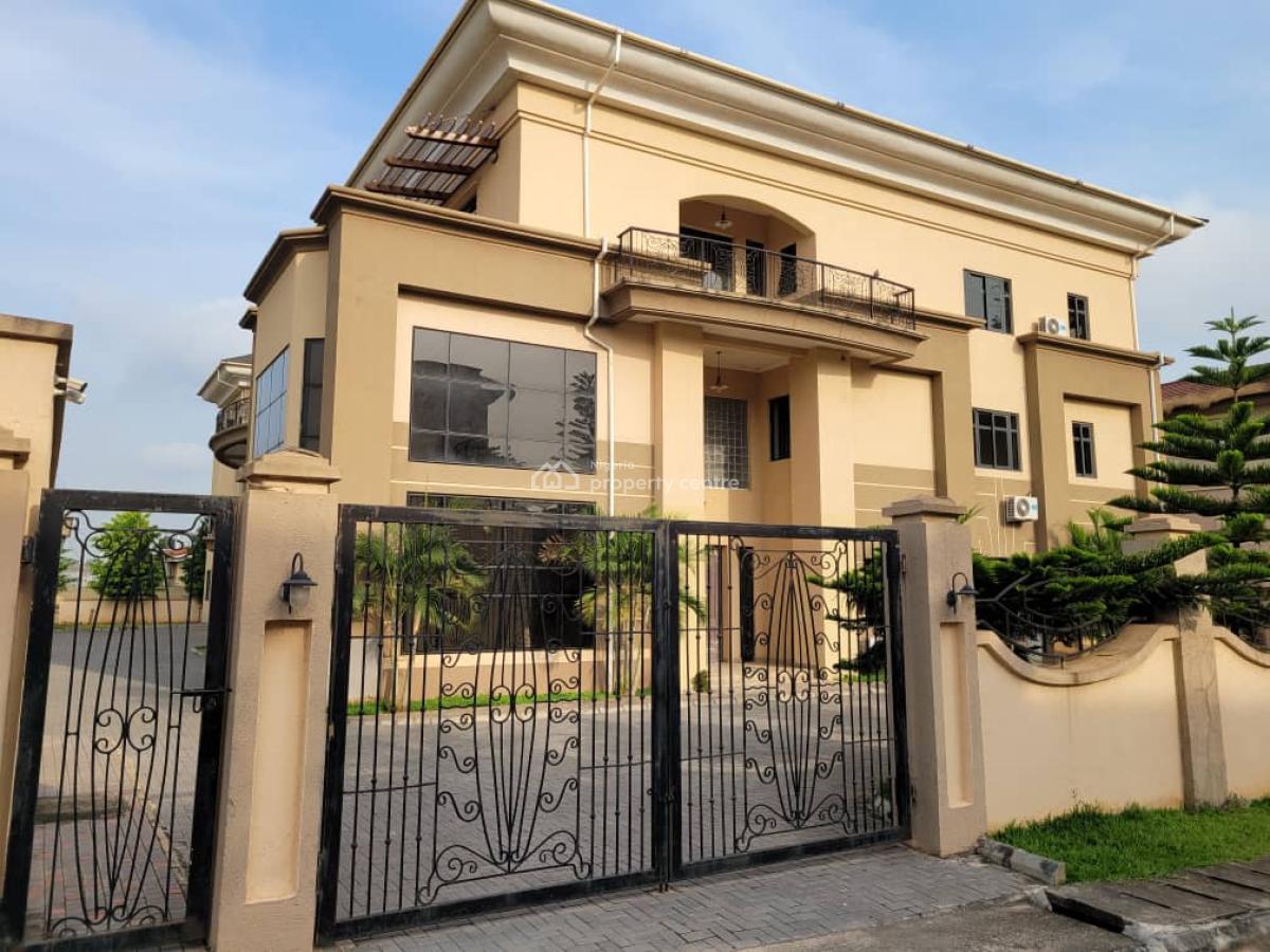 4 Bedroom Duplex, 4 Flat of 3 Bedroom on 2000sqm, Maitama, Maitama District, Abuja, Block of Flats for Sale