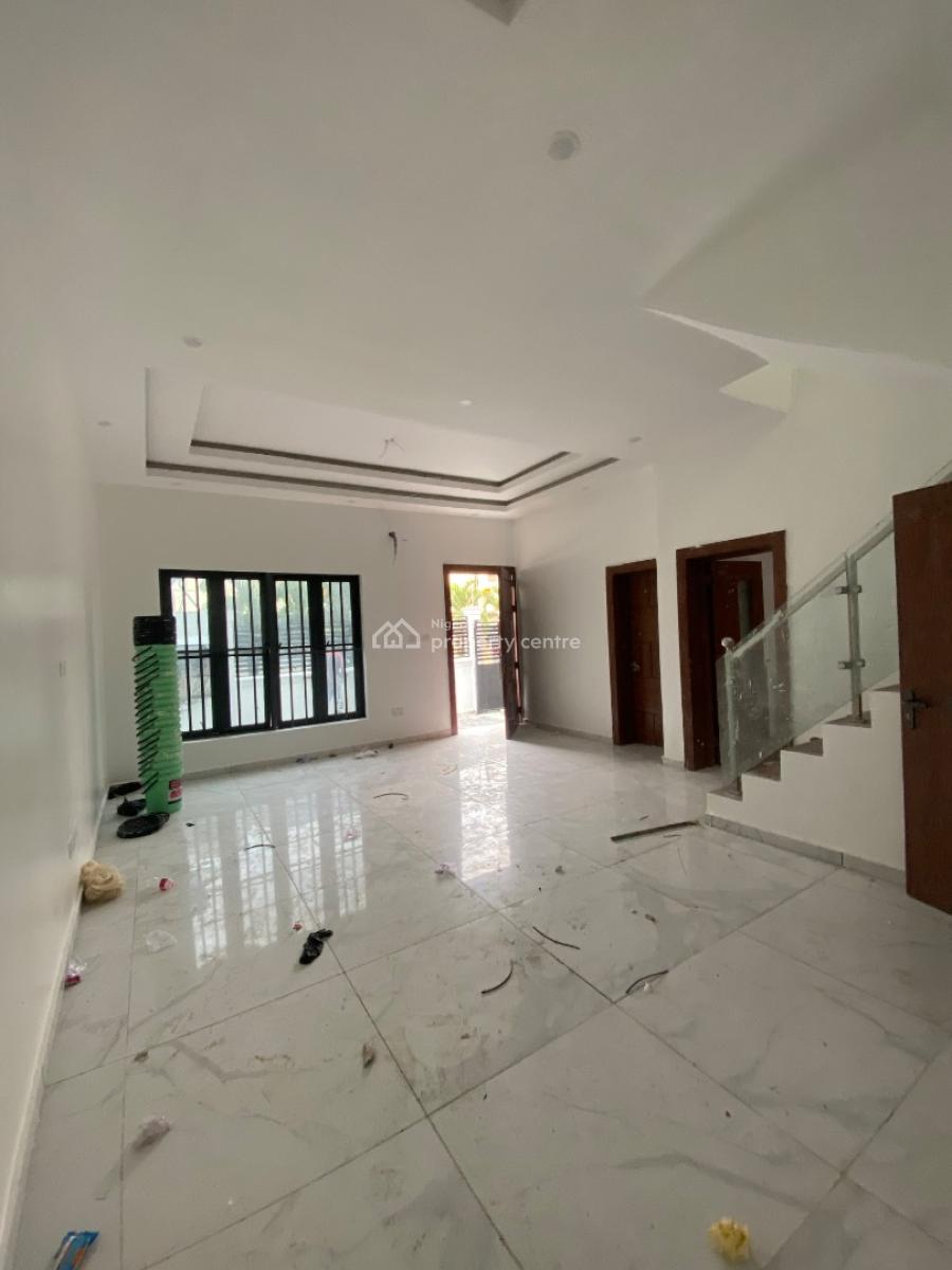 Luxury Newly Touched 4 Bedroom Semi Detached with Gate, Chevron , Comes with Bq and Private Gate ., Lekki, Lagos, Semi-detached Duplex for Rent