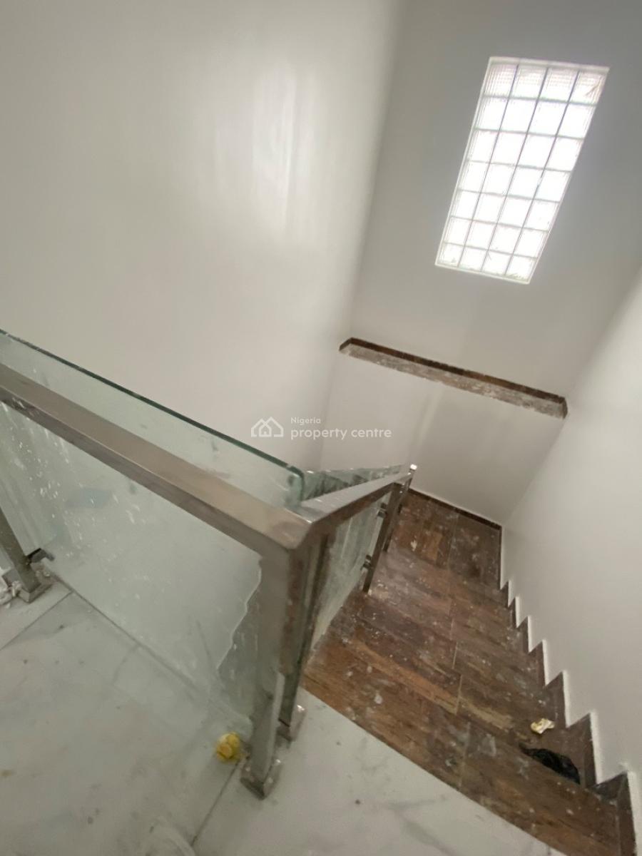 Luxury Newly Touched 4 Bedroom Semi Detached with Gate, Chevron , Comes with Bq and Private Gate ., Lekki, Lagos, Semi-detached Duplex for Rent