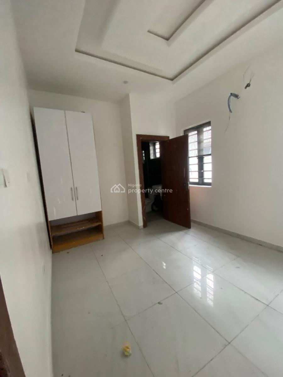 Luxury Newly Touched 4 Bedroom Semi Detached with Gate, Chevron , Comes with Bq and Private Gate ., Lekki, Lagos, Semi-detached Duplex for Rent