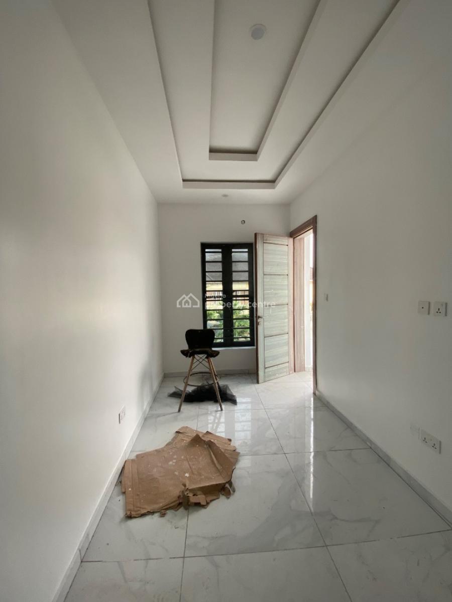 Luxury Newly Touched 4 Bedroom Semi Detached with Gate, Chevron , Comes with Bq and Private Gate ., Lekki, Lagos, Semi-detached Duplex for Rent