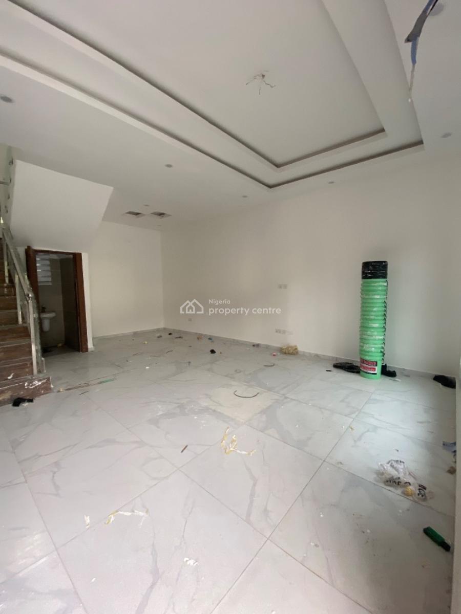 Luxury Newly Touched 4 Bedroom Semi Detached with Gate, Chevron , Comes with Bq and Private Gate ., Lekki, Lagos, Semi-detached Duplex for Rent