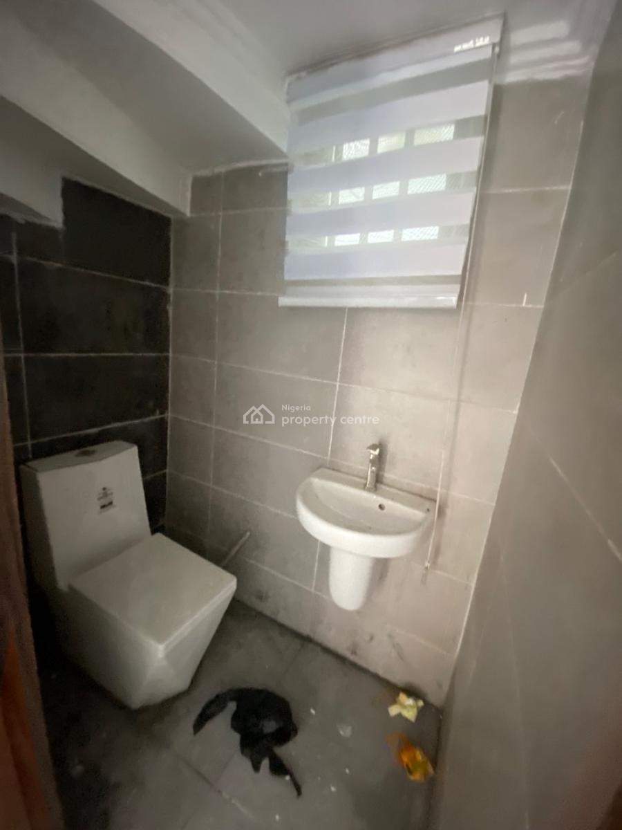Luxury Newly Touched 4 Bedroom Semi Detached with Gate, Chevron , Comes with Bq and Private Gate ., Lekki, Lagos, Semi-detached Duplex for Rent