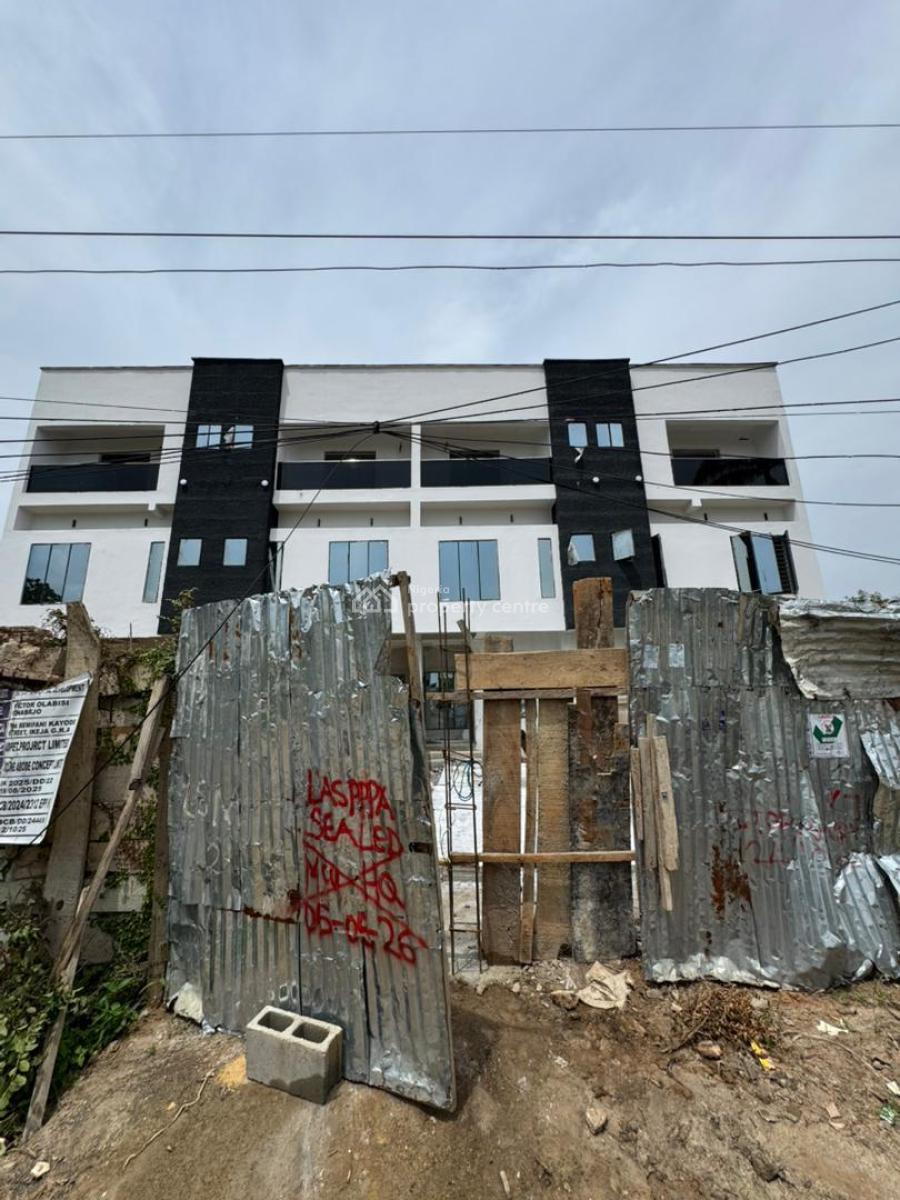 Beautifully Built 4 Bedroom Terrace Duplex with Bq & Self Compound, Ikeja Gra, Ikeja, Lagos, Terraced Duplex for Sale