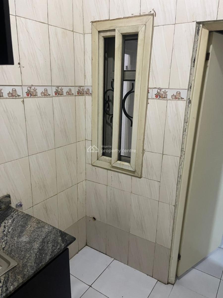 Standard Serviced Mini Flat in Lekki Phase 0ne, Off Omorere Jonathon, Lekki Phase 1, Lekki, Lagos, Flat / Apartment for Rent