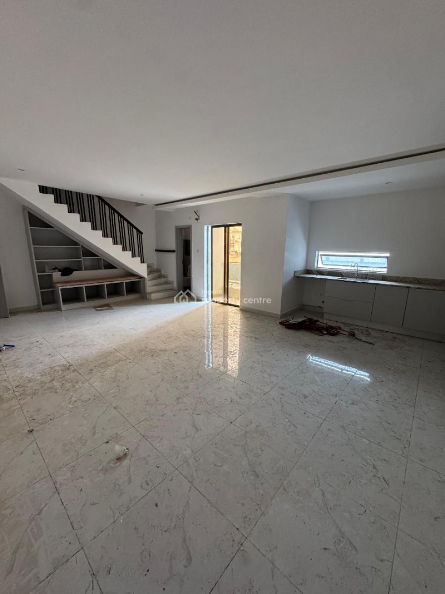 Investment Worthy 2 Bedroom Apartment  and Elevator,gym House ,perfect, Lekki Phase 1, Lekki Phase 1, Lekki, Lagos, Block of Flats for Sale