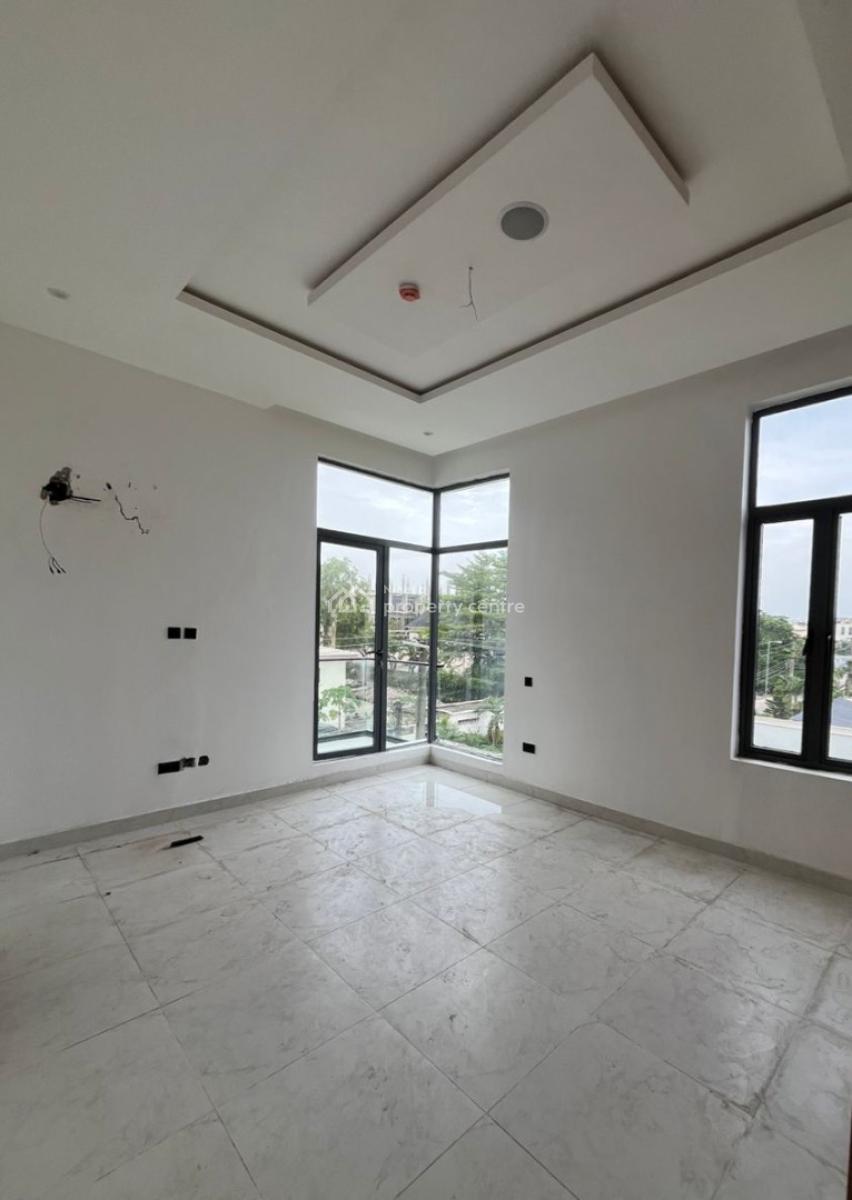 Luxury 2 Bedroom Apartment with Swimming Pool + Gym + Elevator, Lekki Phase 1, Lekki, Lagos, Flat / Apartment for Rent