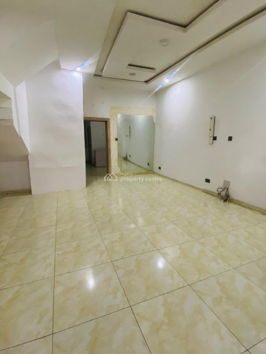 Mini Flat, Royal Pine Estate, Gate 3, Orchid Road., Lekki Phase 2, Lekki, Lagos, Flat / Apartment for Rent