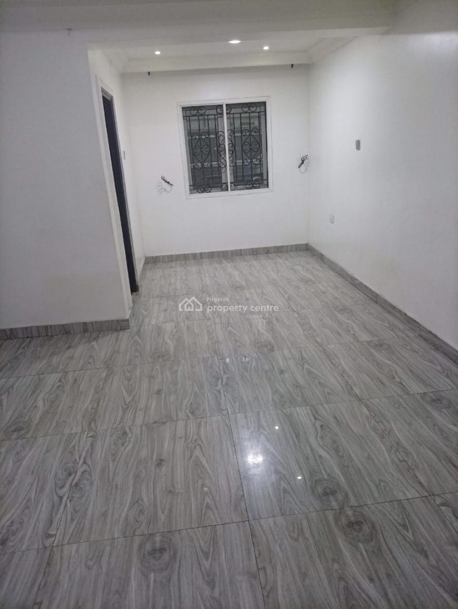 Well Maintained 2 Bedroom Apartment, Off Mobil Road, Ilaje, Ajah, Lagos, Flat / Apartment for Rent