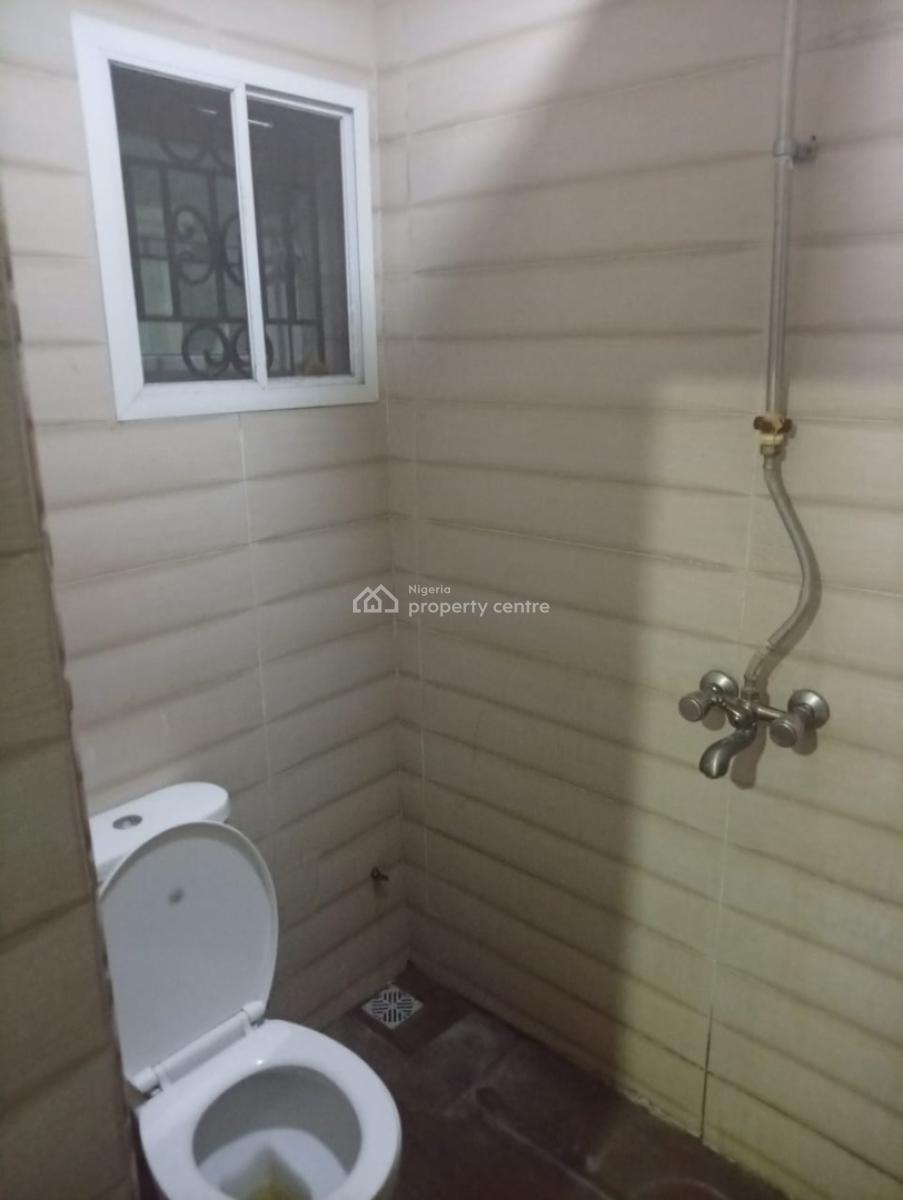 Well Maintained 2 Bedroom Apartment, Off Mobil Road, Ilaje, Ajah, Lagos, Flat / Apartment for Rent