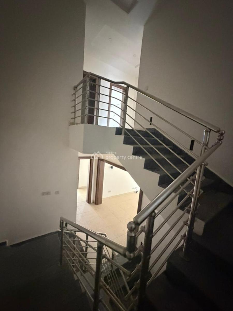 5 Bedroom Semi Detached Duplex, Tarred Road, Guzape District, Abuja, Semi-detached Duplex for Rent