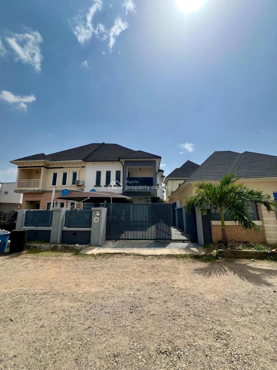 Luxury 4-bedroom Semi-detached, Kubwa, Abuja, Semi-detached Duplex for Sale