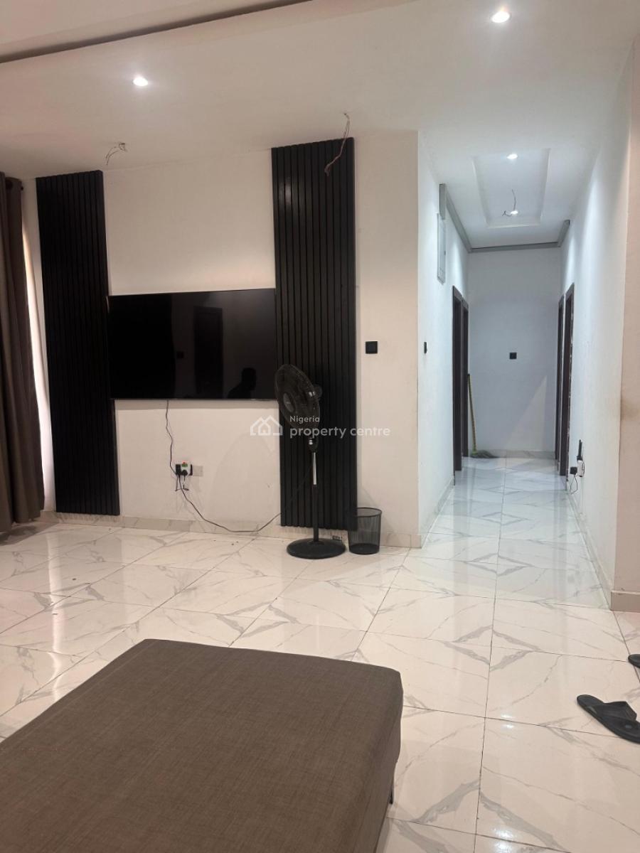 a Very Spacious 3 Bedroom Apartment, in a Mini Estate Off Freedom Way Lekki Phase 1, Lekki Phase 1, Lekki, Lagos, Flat / Apartment for Sale
