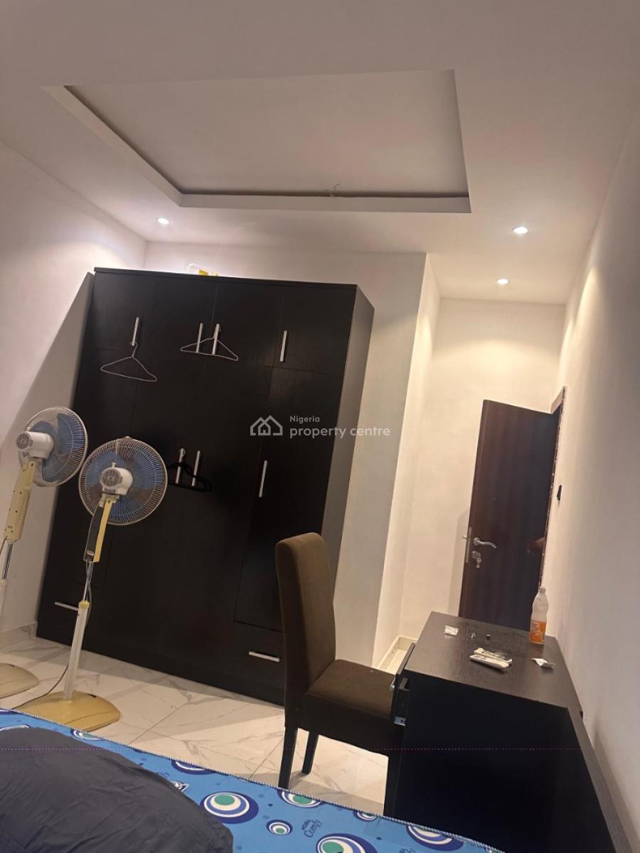 a Very Spacious 3 Bedroom Apartment, in a Mini Estate Off Freedom Way Lekki Phase 1, Lekki Phase 1, Lekki, Lagos, Flat / Apartment for Sale