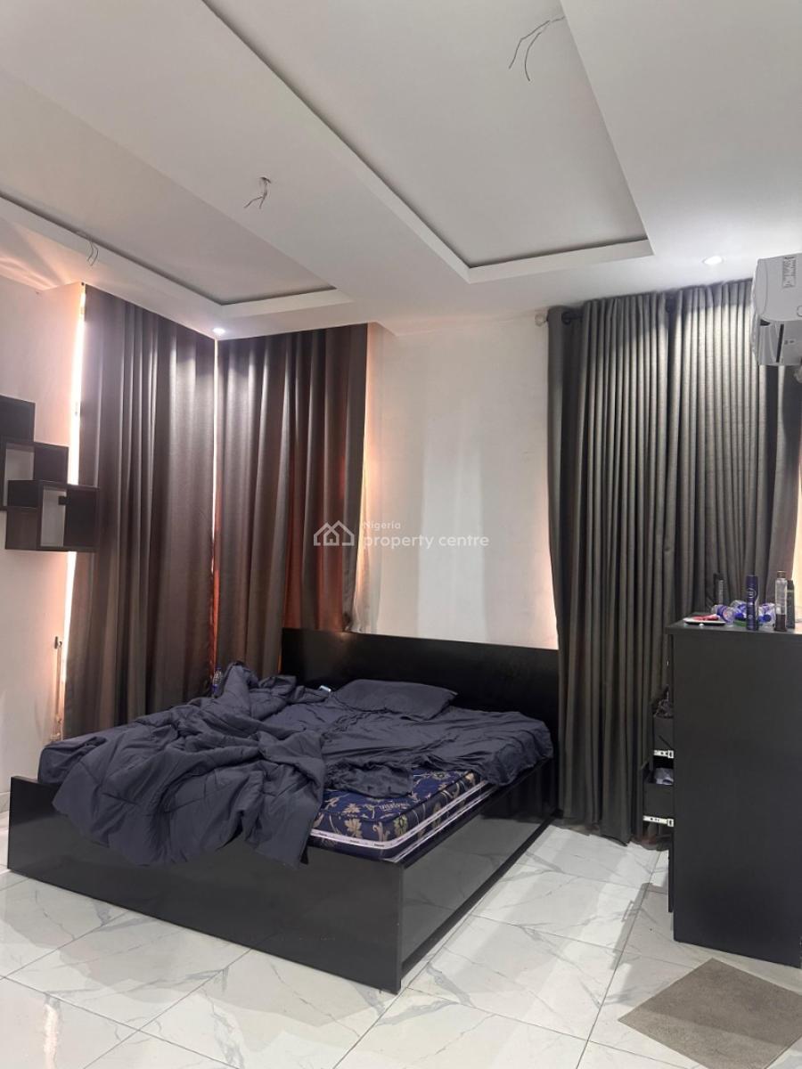 a Very Spacious 3 Bedroom Apartment, in a Mini Estate Off Freedom Way Lekki Phase 1, Lekki Phase 1, Lekki, Lagos, Flat / Apartment for Sale