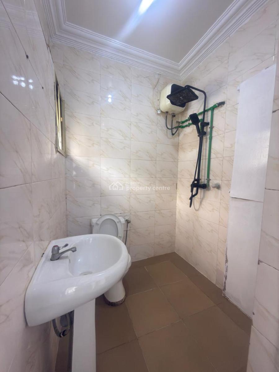 1 Bedroom Flat, Lekki Phase 1, Lekki, Lagos, Mini Flat (room and Parlour) for Rent