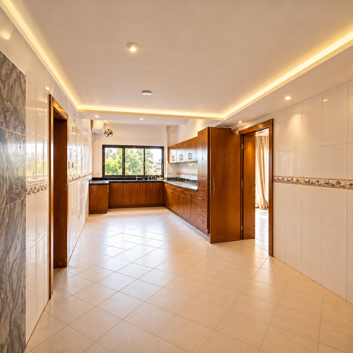 Massive 3 Bedroom Flat Upstairs in a Gated Beautiful Estate, By Chevron Toll Gate, Lekki, Lagos, Flat / Apartment for Rent