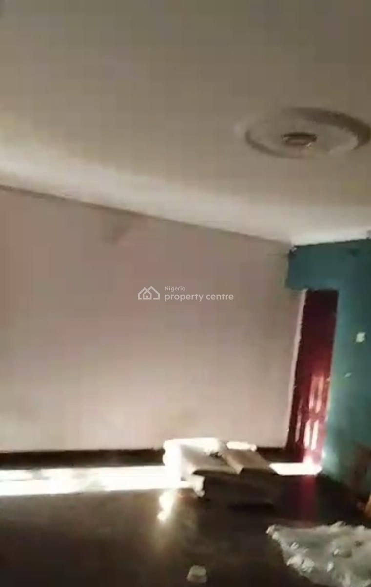 Spacious 4 Bedroom Flat on Ground, Off Adelabu, Surulere, Lagos, Flat / Apartment for Rent