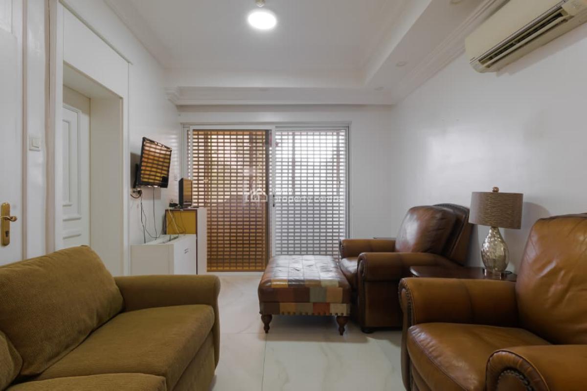 Luxurious 5-bedroom Family Home with Outhouses, Pinnock Beach Estate, Osapa, Lekki, Lagos, Detached Duplex for Sale