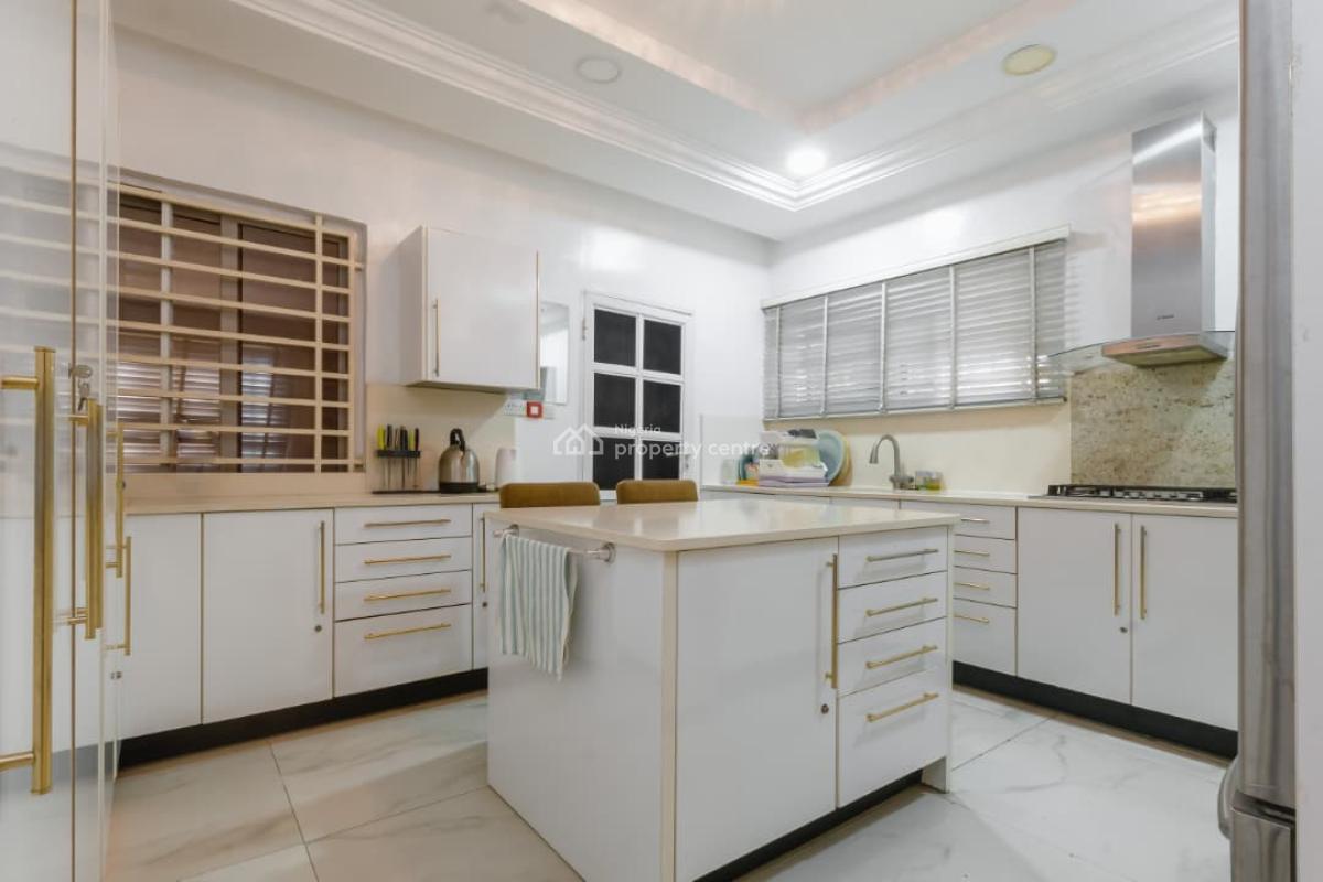 Luxurious 5-bedroom Family Home with Outhouses, Pinnock Beach Estate, Osapa, Lekki, Lagos, Detached Duplex for Sale