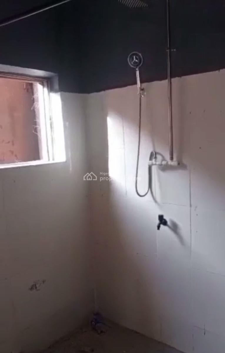 Lovely and Newly Renovated 3 Bedroom Apartment, Ebutte Meta East, Adekunle, Yaba, Lagos, Flat / Apartment for Rent