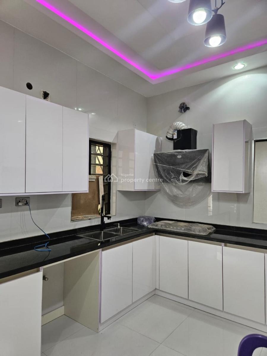 7 Bedroom Detached Duplex, Around Coza Church, Guzape District, Abuja, Detached Duplex for Sale