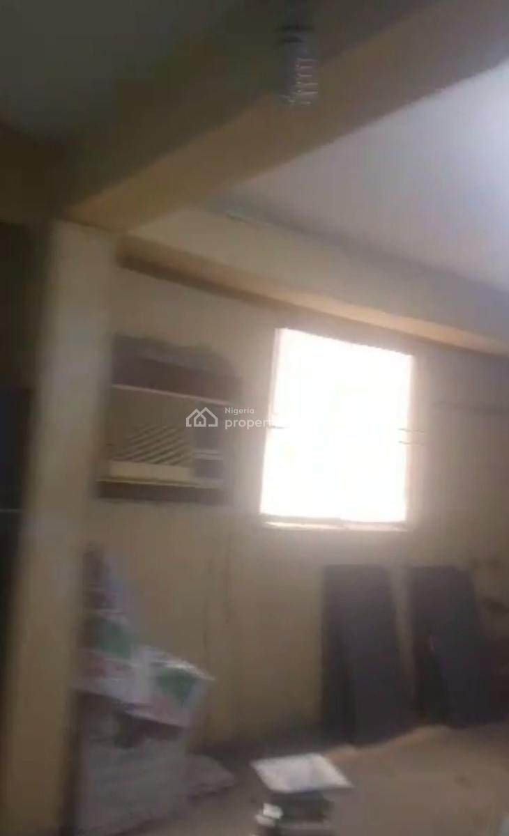 Open Plan Space Upstairs on About 150 Sqm, Ojuelegba, Surulere, Lagos, Commercial Property for Rent
