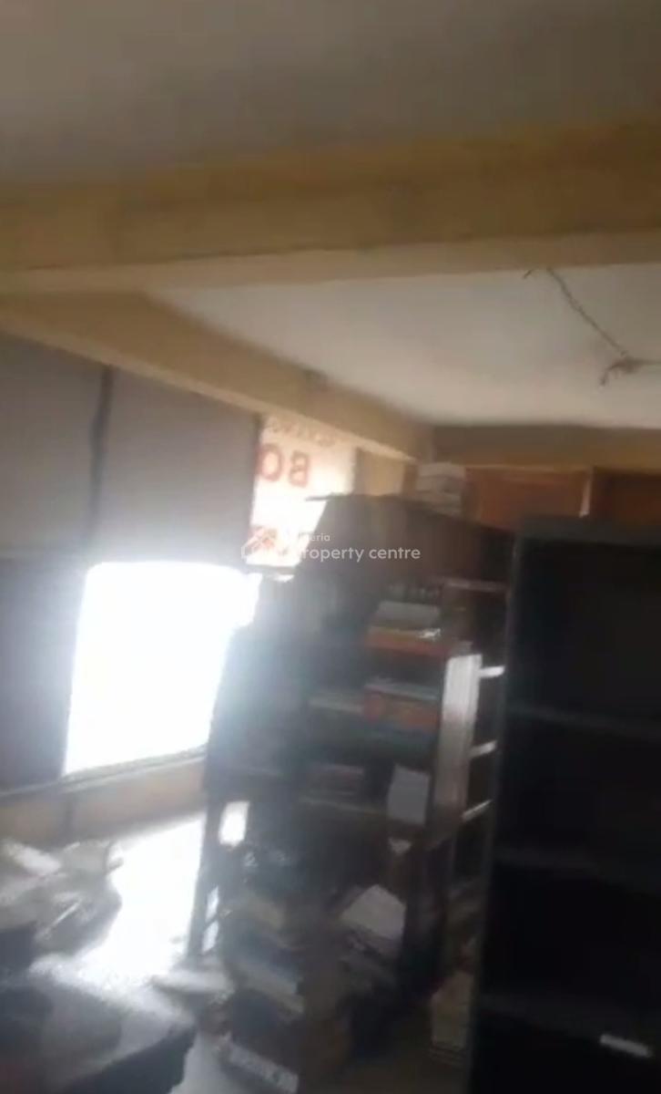 Open Plan Space Upstairs on About 150 Sqm, Ojuelegba, Surulere, Lagos, Commercial Property for Rent