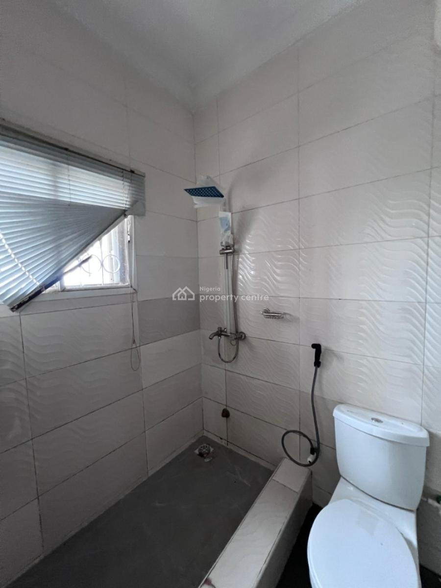 a Clean 2bedroom Flat, Before Novare Shoprite Ajah, Lekki Phase 2, Lekki, Lagos, Flat / Apartment for Rent