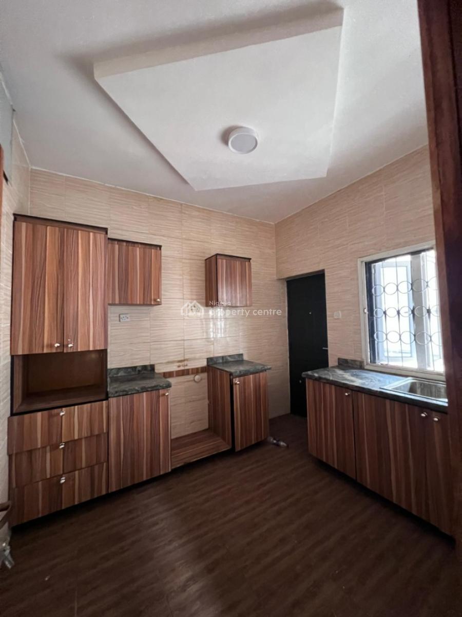 a Clean 2bedroom Flat, Before Novare Shoprite Ajah, Lekki Phase 2, Lekki, Lagos, Flat / Apartment for Rent