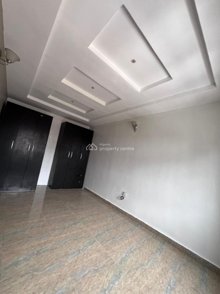a Clean 2bedroom Flat, Before Novare Shoprite Ajah, Lekki Phase 2, Lekki, Lagos, Flat / Apartment for Rent