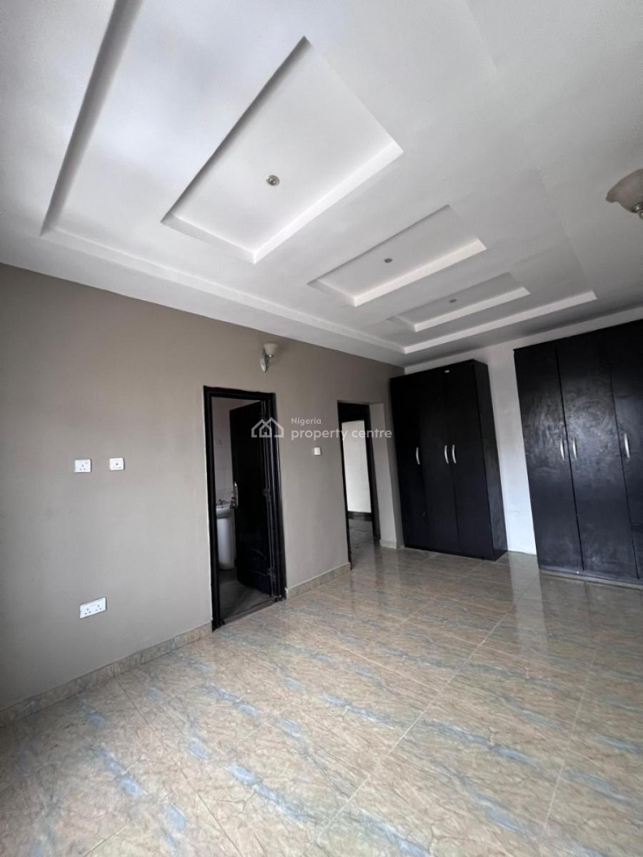 a Clean 2bedroom Flat, Before Novare Shoprite Ajah, Lekki Phase 2, Lekki, Lagos, Flat / Apartment for Rent
