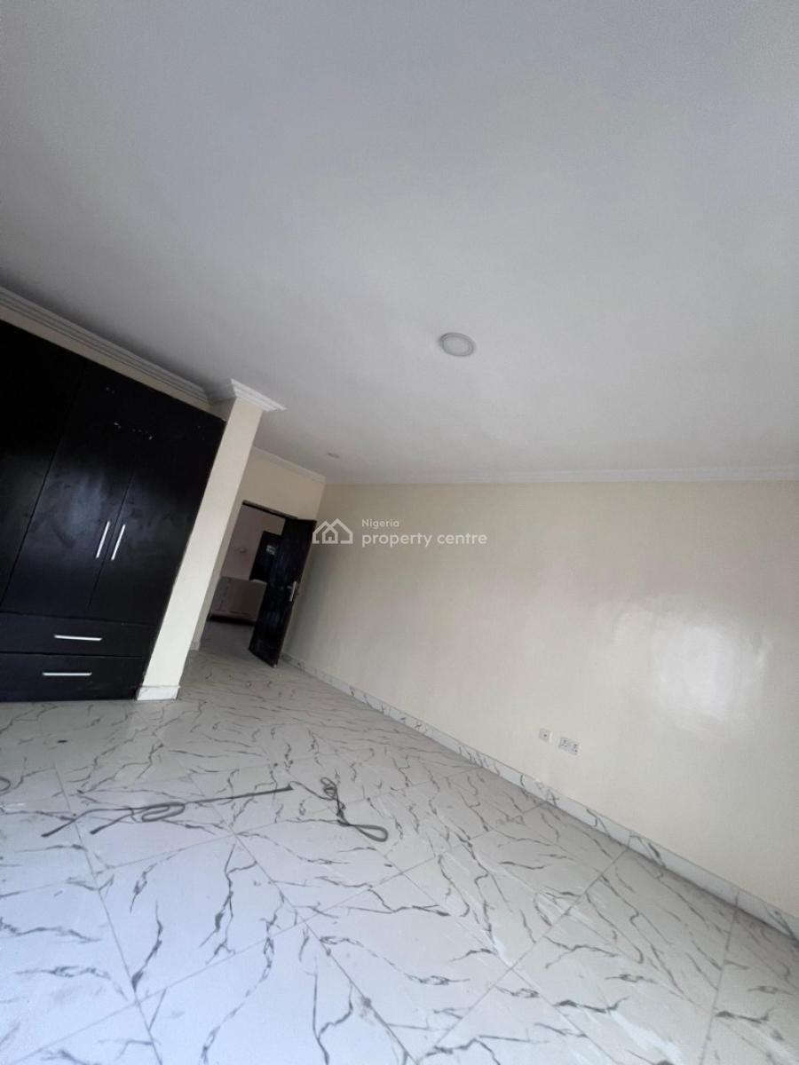 Standard 3 Bedroom Flat, Pepperoni Abraham Adesanya, Lekki Phase 2, Lekki, Lagos, Flat / Apartment for Rent