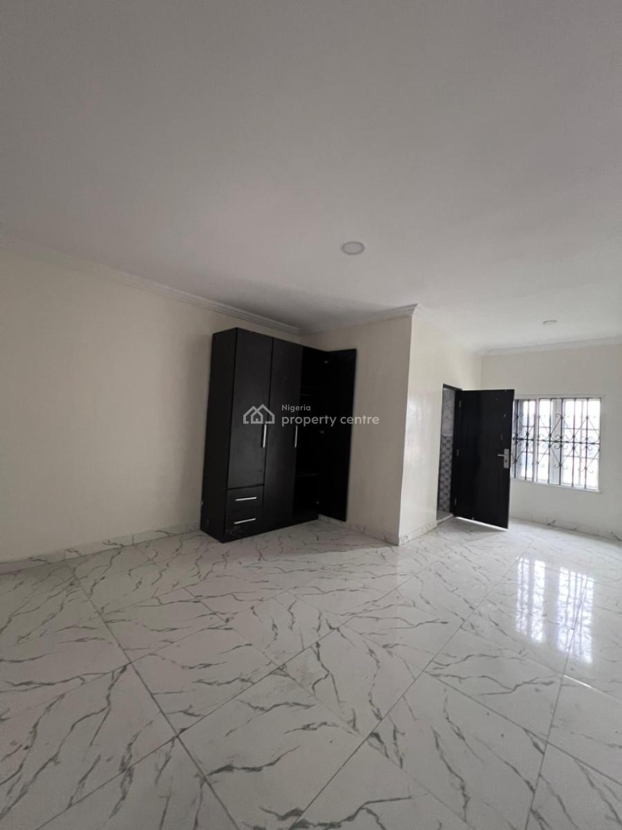 Standard 3 Bedroom Flat, Pepperoni Abraham Adesanya, Lekki Phase 2, Lekki, Lagos, Flat / Apartment for Rent