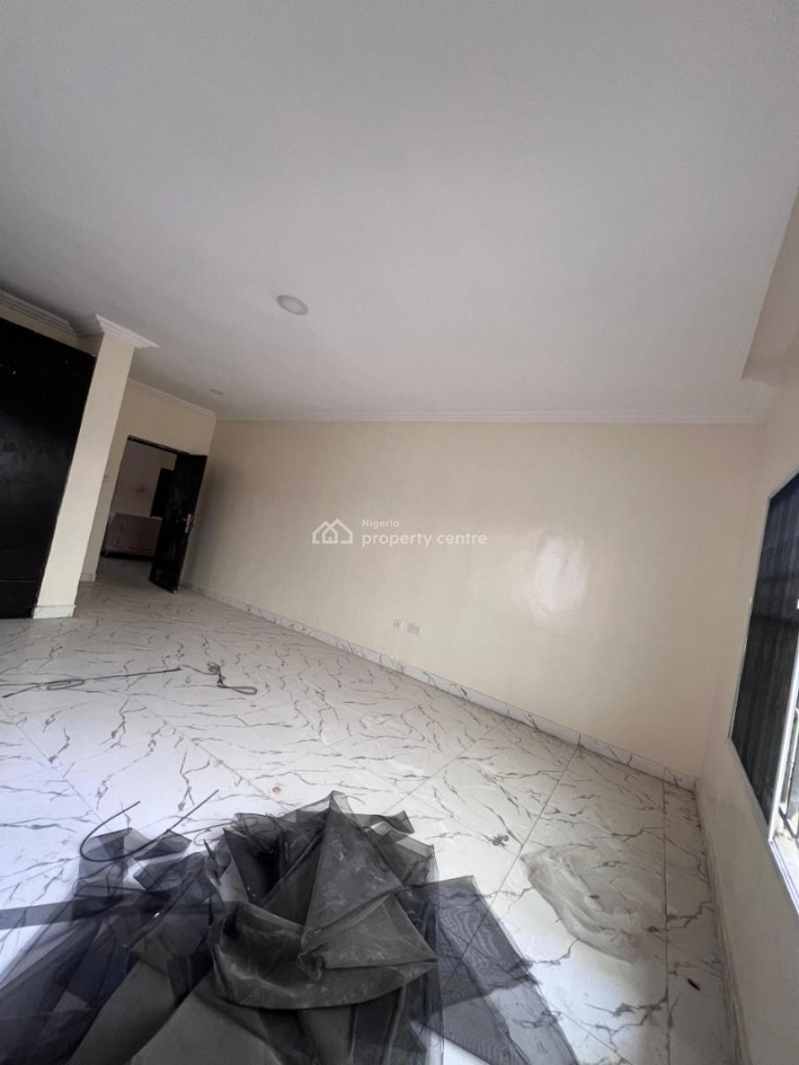 Standard 3 Bedroom Flat, Pepperoni Abraham Adesanya, Lekki Phase 2, Lekki, Lagos, Flat / Apartment for Rent