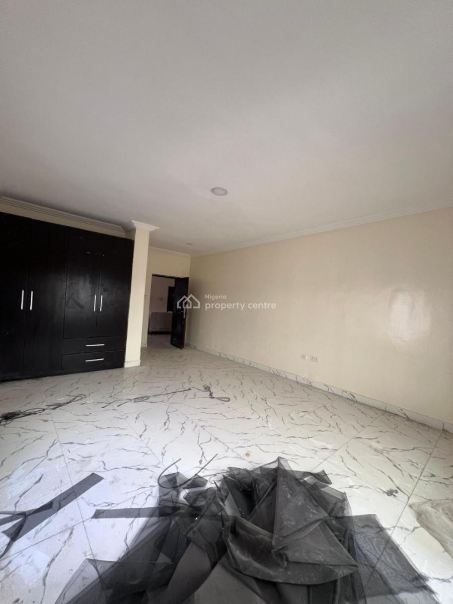 Standard 3 Bedroom Flat, Pepperoni Abraham Adesanya, Lekki Phase 2, Lekki, Lagos, Flat / Apartment for Rent