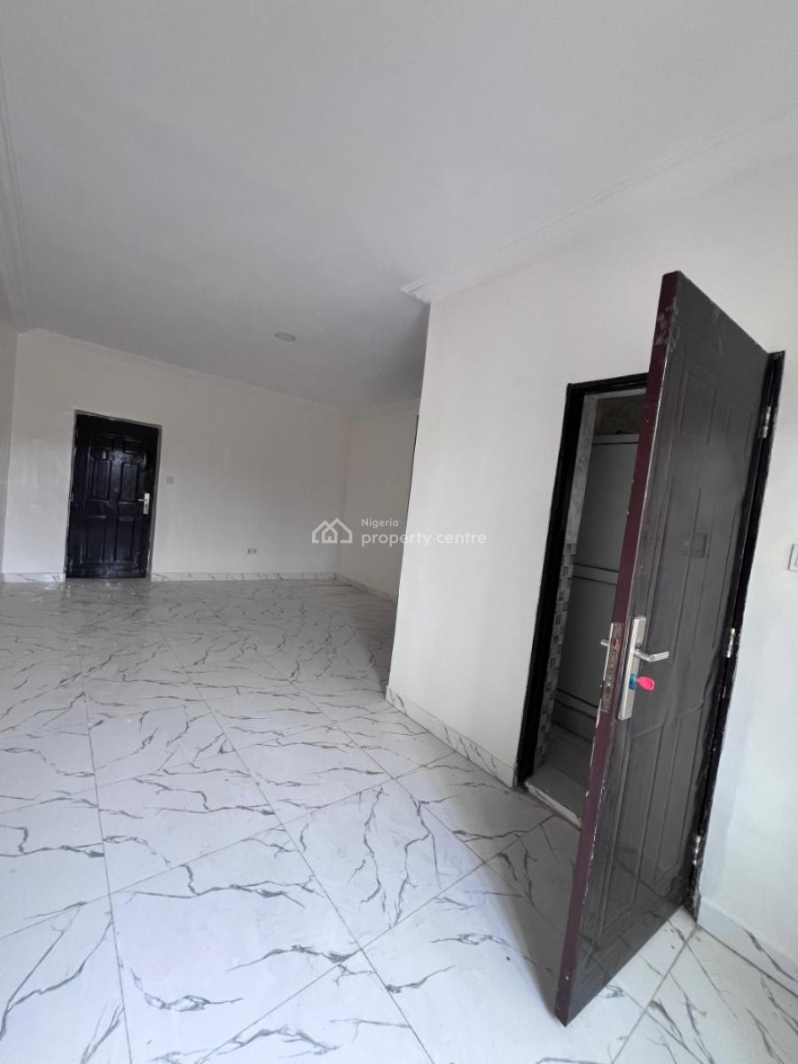 Standard 3 Bedroom Flat, Pepperoni Abraham Adesanya, Lekki Phase 2, Lekki, Lagos, Flat / Apartment for Rent