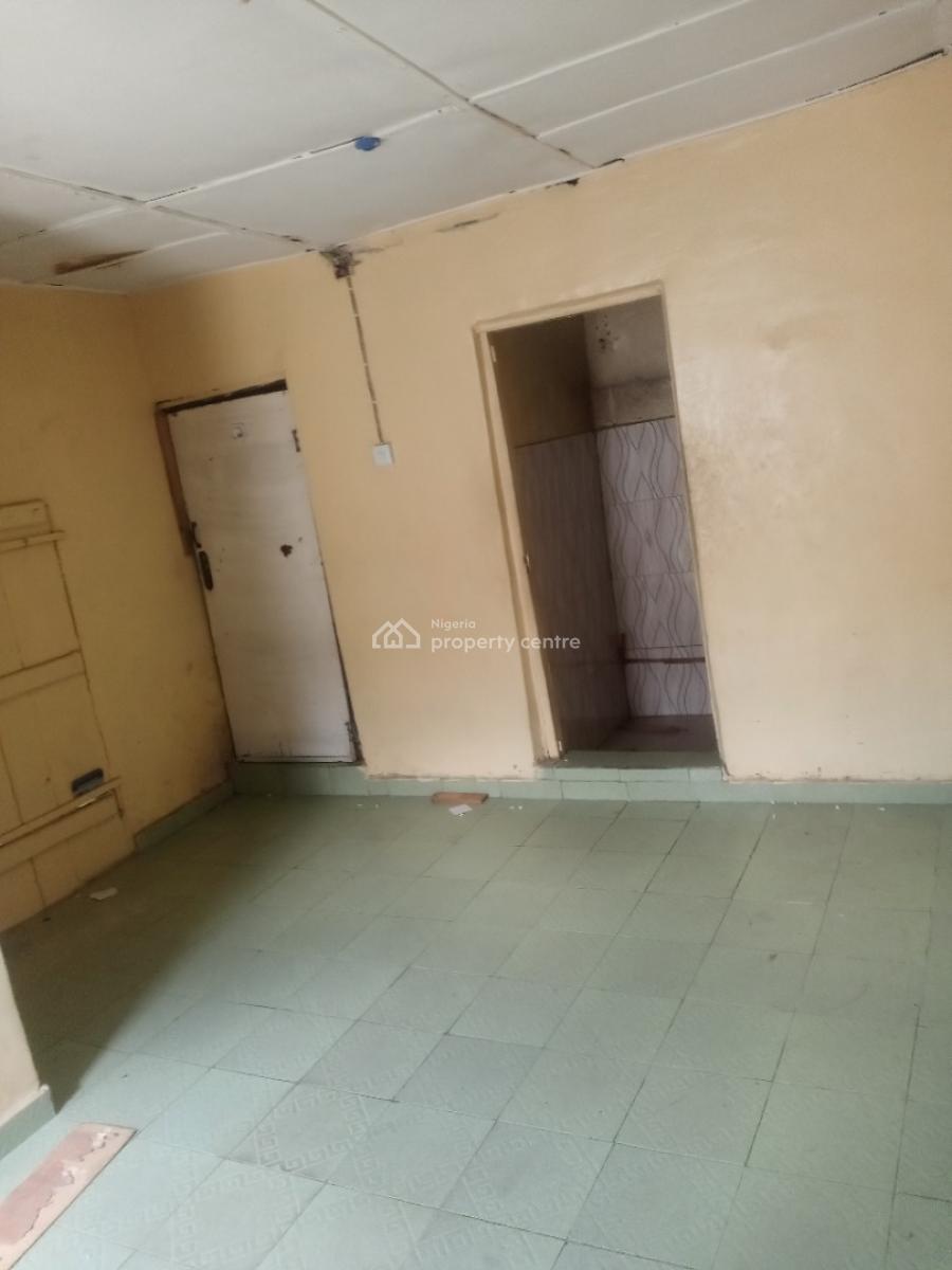 Room Self, Ijesha Surulere, Surulere, Lagos, Self Contain (single Rooms) for Rent