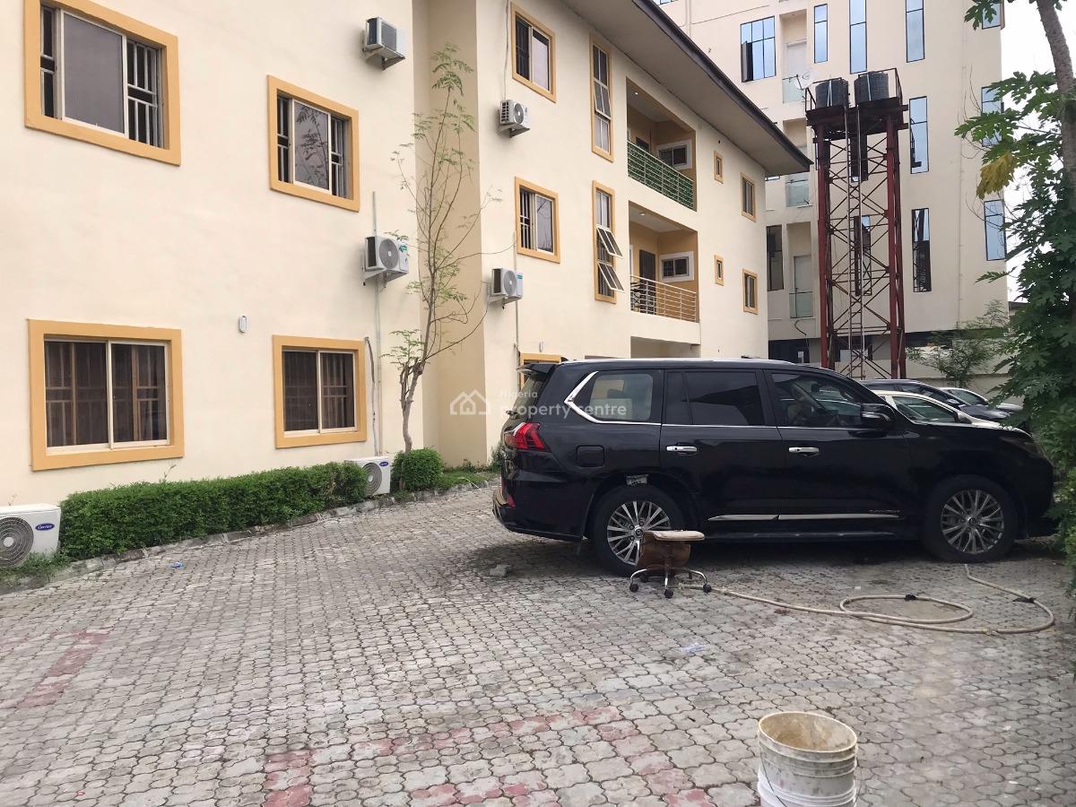 Self Service Spacious 3 Bedroom Flat, Awudu Epkegha Boulevard, Lekki Phase 1, Lekki, Lagos, Flat / Apartment for Rent