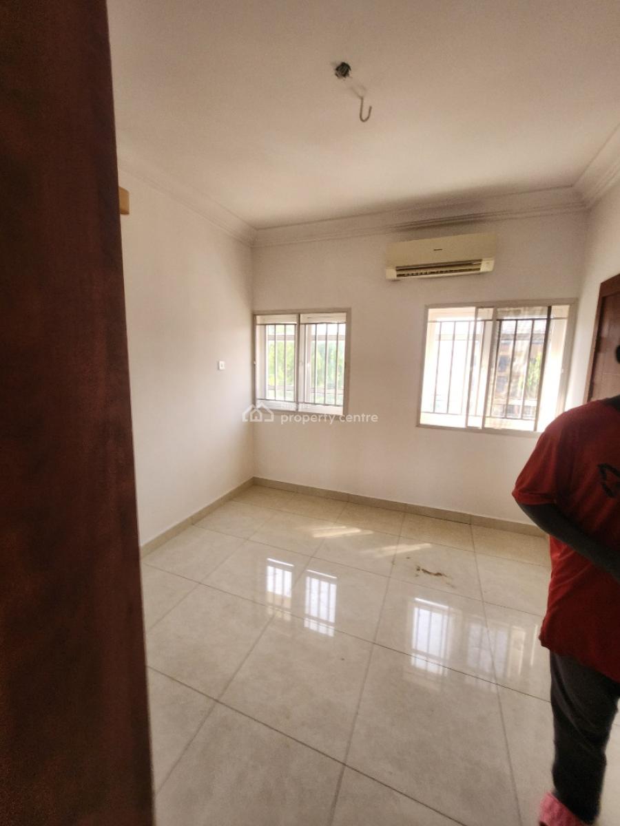 Clean Service 2 Bedroom Flat,2nd Floor, By Panama ( Tarred Rd), Maitama District, Abuja, Flat / Apartment for Rent