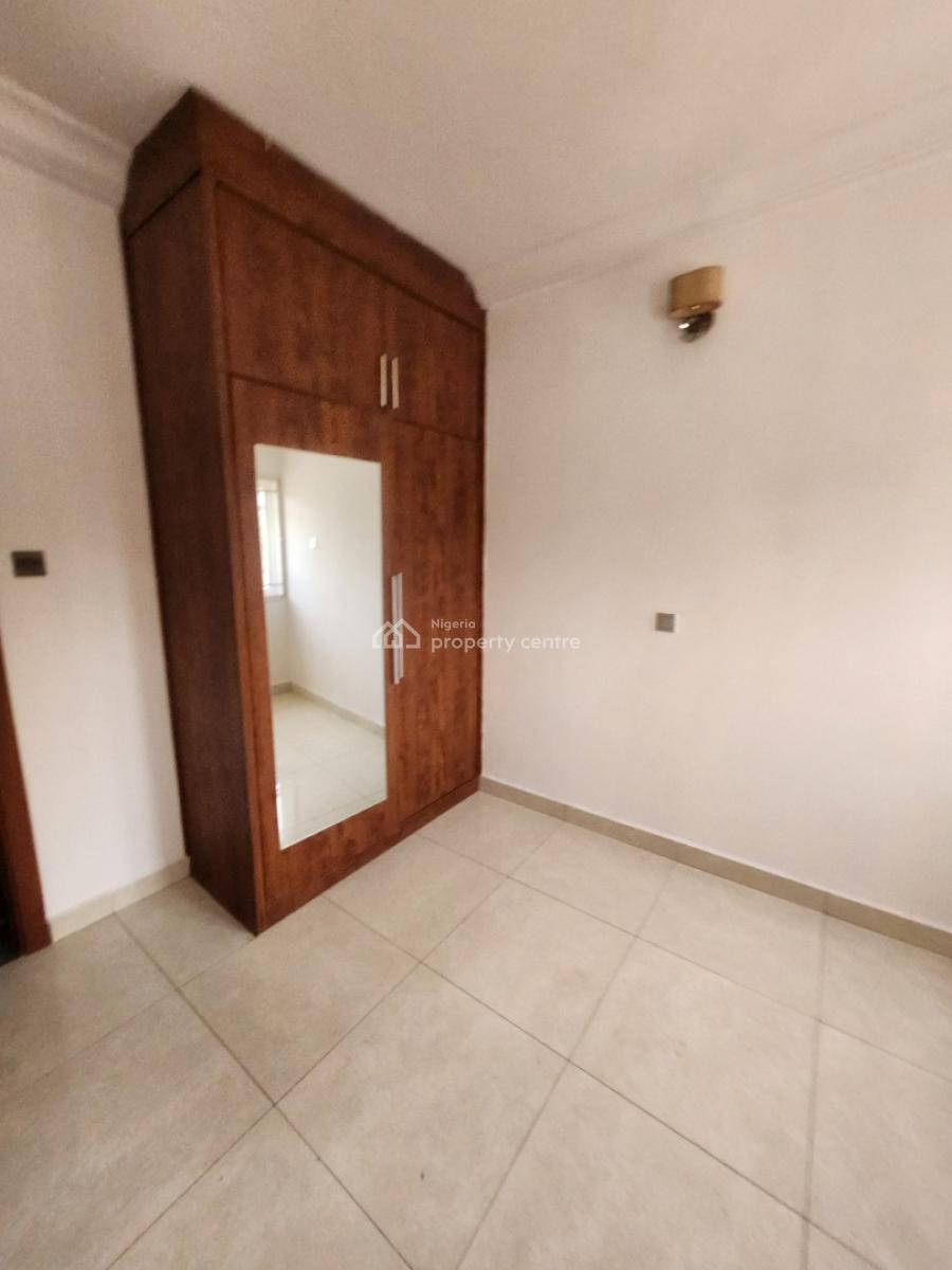 Clean Service 2 Bedroom Flat,2nd Floor, By Panama ( Tarred Rd), Maitama District, Abuja, Flat / Apartment for Rent