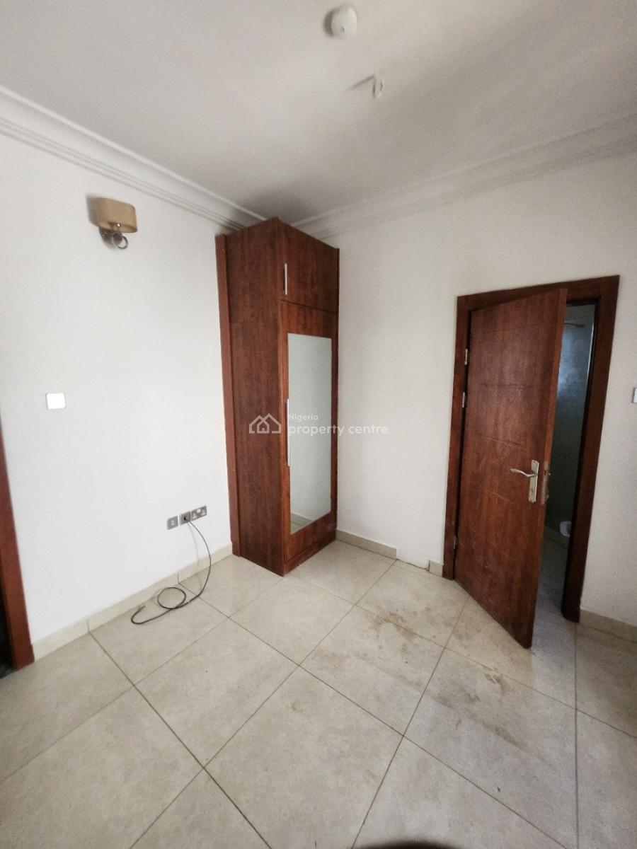 Clean Service 2 Bedroom Flat,2nd Floor, By Panama ( Tarred Rd), Maitama District, Abuja, Flat / Apartment for Rent