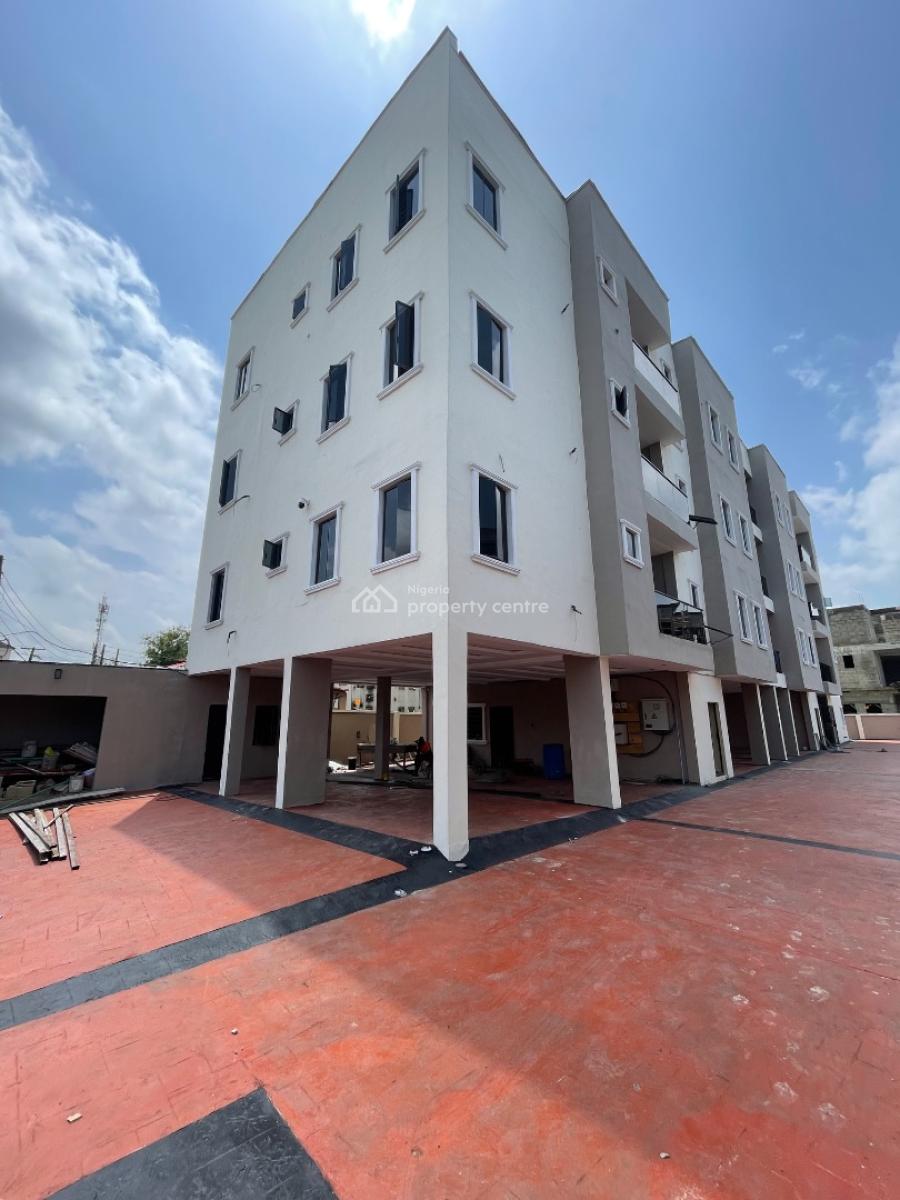 Well Spacious 2 Bedroom Apartment, Yaba, Lagos, Flat / Apartment for Rent