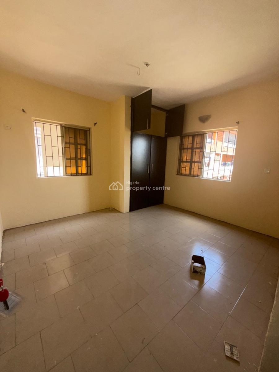 Massive 3 Bedroom Flat, Off Brown Rd, Aguda, Surulere, Lagos, Flat / Apartment for Rent